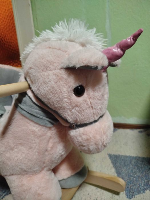 Детско конче люлка със звуци