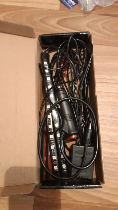 На авто цветомузыка.