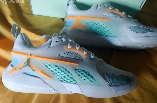 Маратонки  Jordan 37