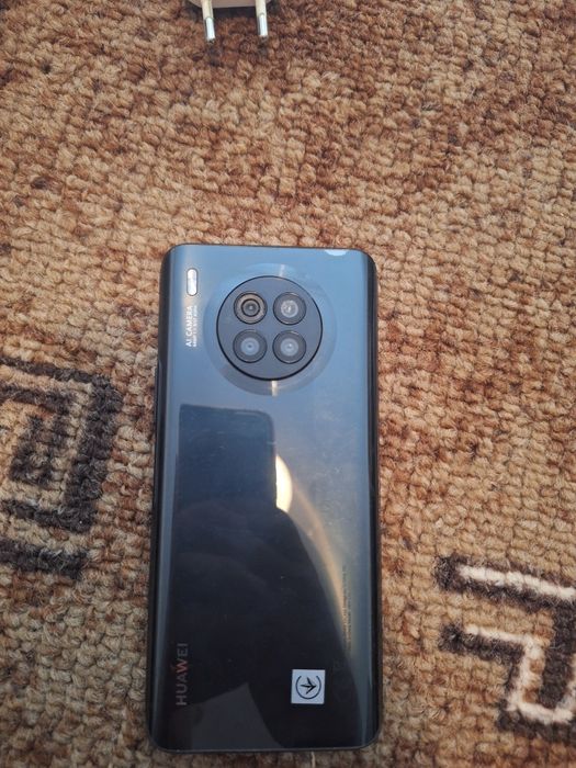 Перфектен Huawei nova 8i