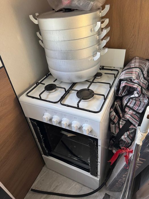 Газовый плита с Духовка