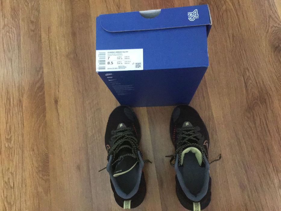 Vând încălțăminte baschet Nike