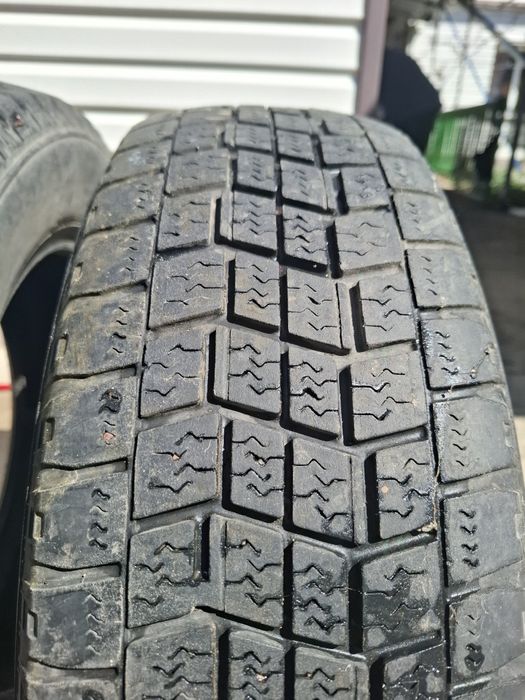 Продам Б/У шины 205/65R15