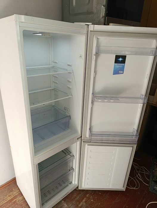 Продам мини холодильник
