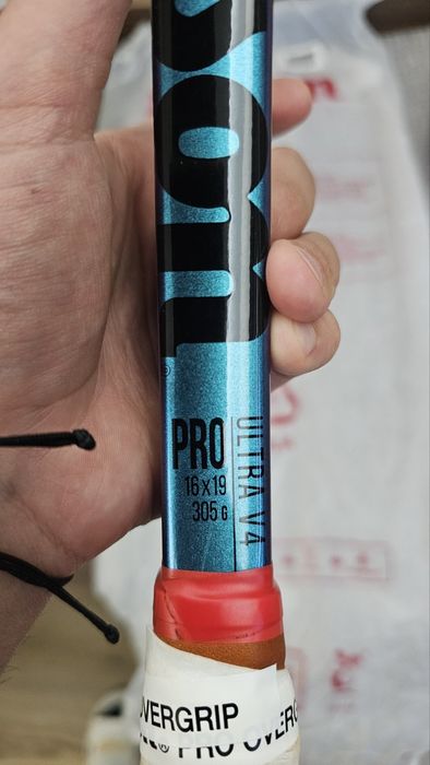 Професионална тенис ракета Wilson Ultra Pro V4 16×19  (305g) – Страхотно състояние!