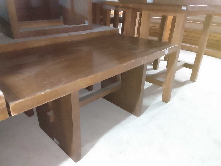 Стол обеденный. Оборудование