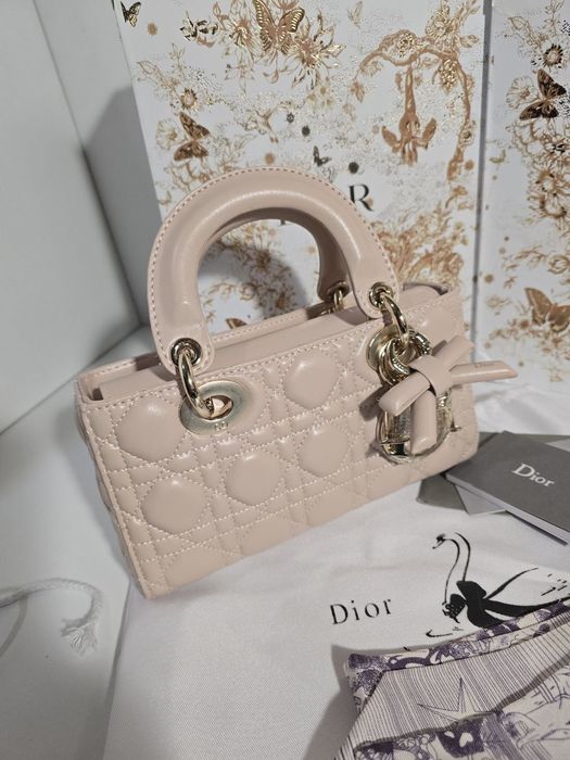 Налична чанта Dior D-Joy Powder Pink