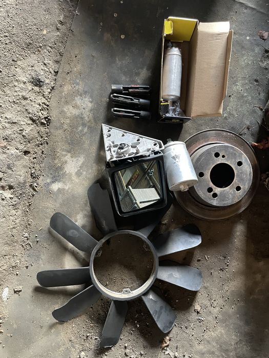 Продам запчасти от 124 мерс