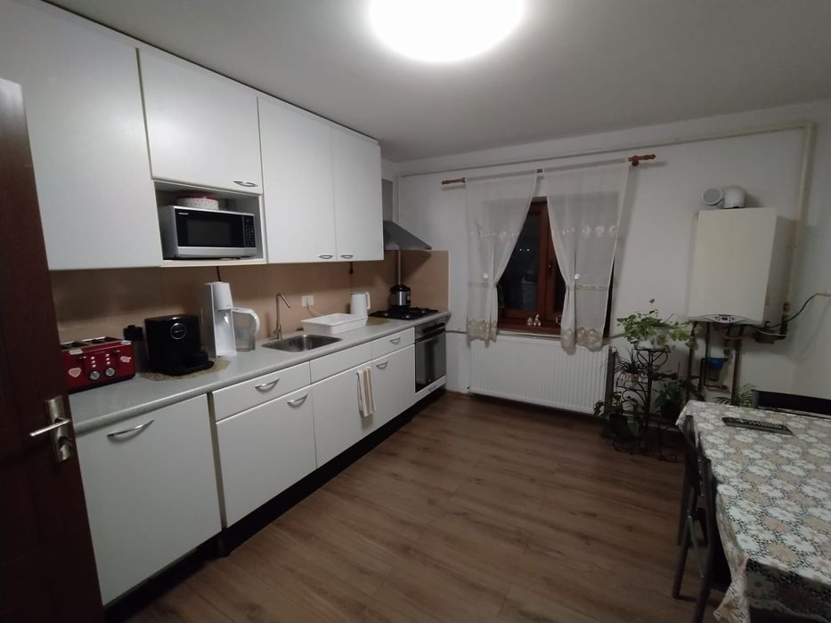 Apartament 4 camere, zona Traian