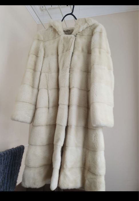 Продам норковую шубу