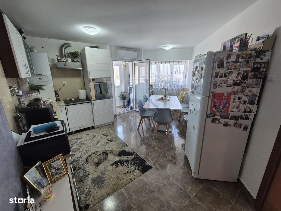 Apartament 2 camere decomandat, Cetate, et.3