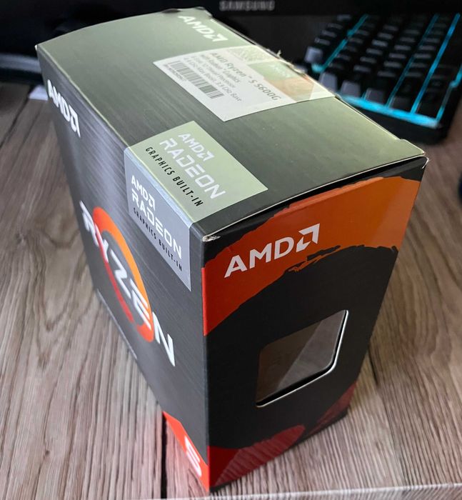Procesor AMD Ryzen 3 2200G, 3.7 GHz, Socket AM4