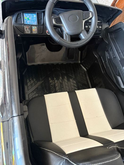 Детская машинка электронная