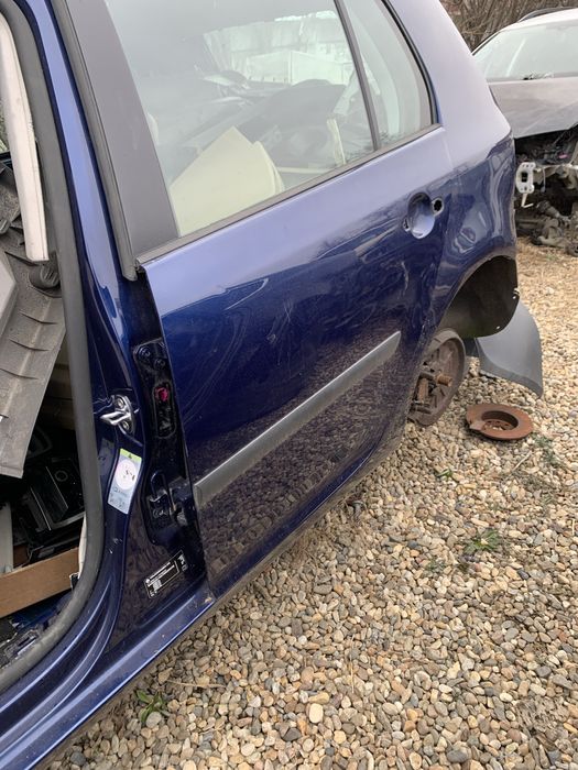 Usa golf 5 ?Fete de usi