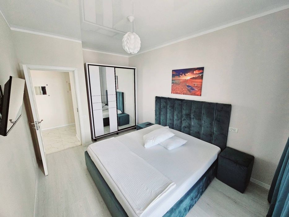 DE ÎNCHIRIAT – Apartament 3 camere +terasa privata in Mamaia Nord