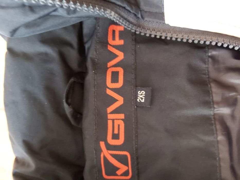Юношеско зимно яке GIVOVA XS размер.
