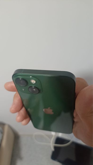 Обменяю iPhone 13, 128 ГБ.