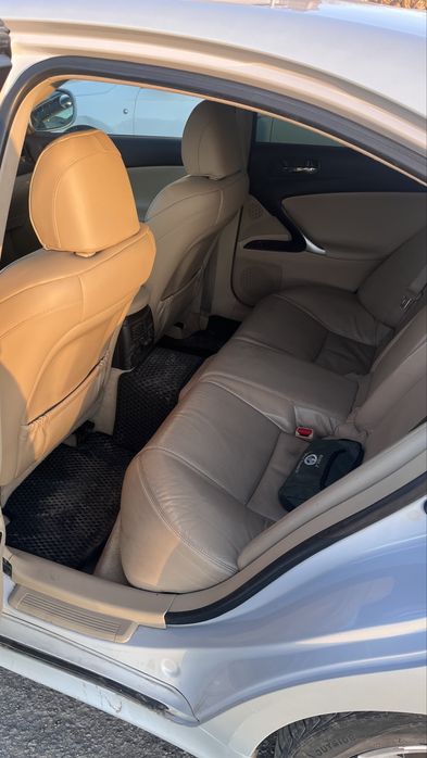 Продается lexus is 300