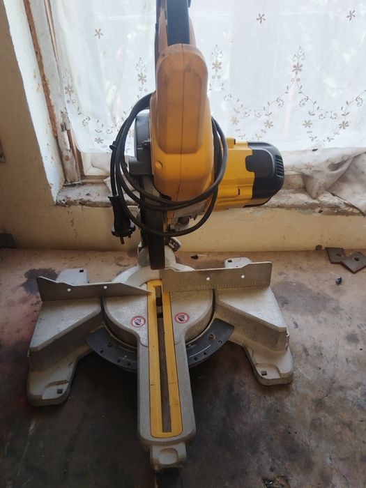 Vand circular staționar