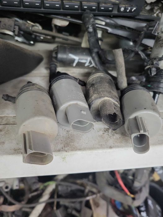 Pompita,pompa apa,lichid parbriz, strop gel bmw seria 1,2,3,4,5,6,7,x1