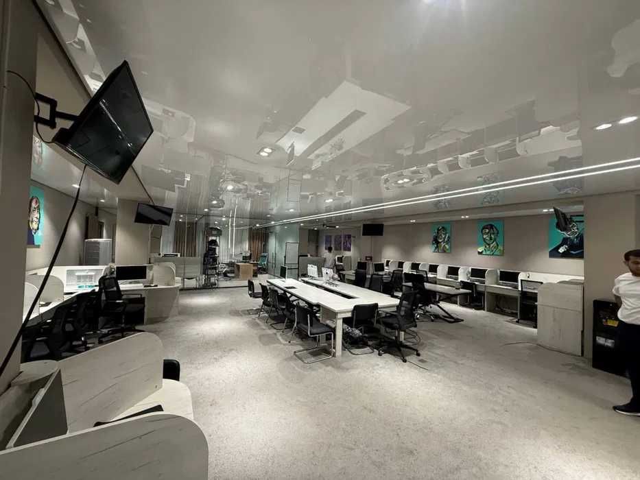 Продается готовый офис в Бизнес центре, Паркентский