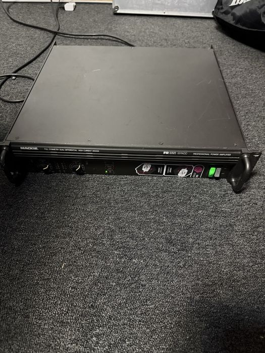 Vând Amplificator + Mixer Mackie FR 1400M , 1400W , Mackie PPM1012