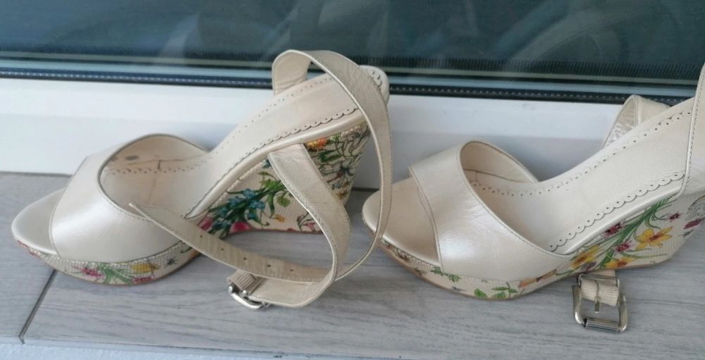 Sandale piele mărimea 35