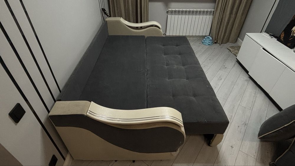 Продается б/у диван срочно