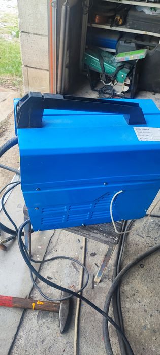 Aparat de sudura cu fir nefolosit it sau folosit  doar ptr proba cu gaz sau sirma flux cu gaz