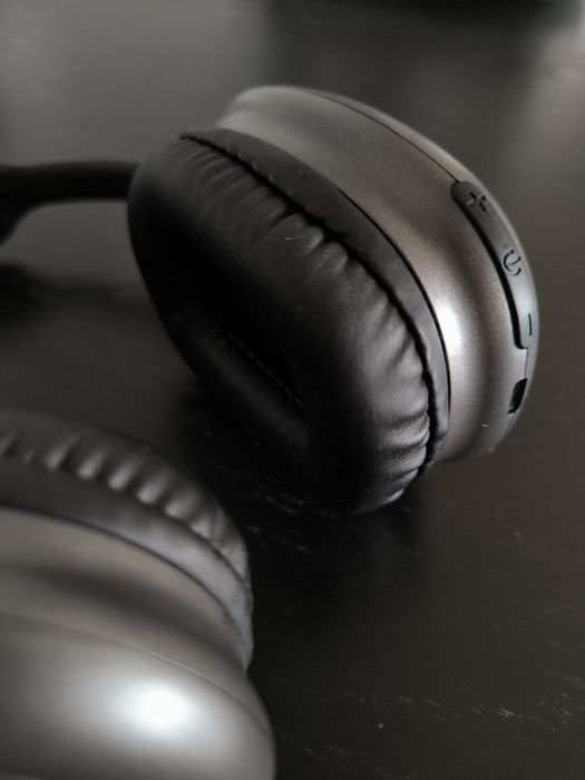 Wireless headphones