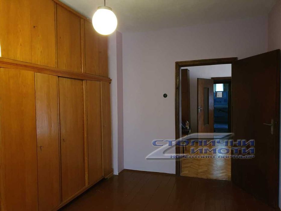 Дава се под наем Тристаен апартамент в София, Център - 80 кв.м за 433.5 € - Снимка #4