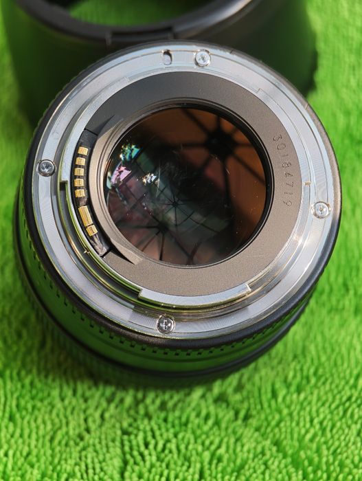 Canon EF 85mm f/1.8
