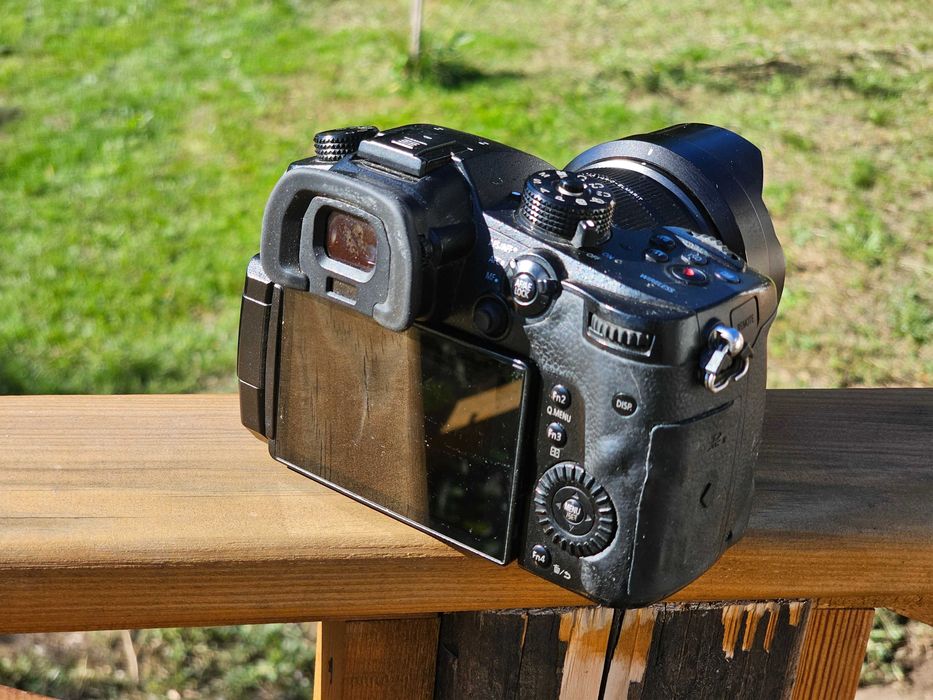 Хибридна фотокамера Panasonic GH5 с обектив 12-60мм f2,8-4