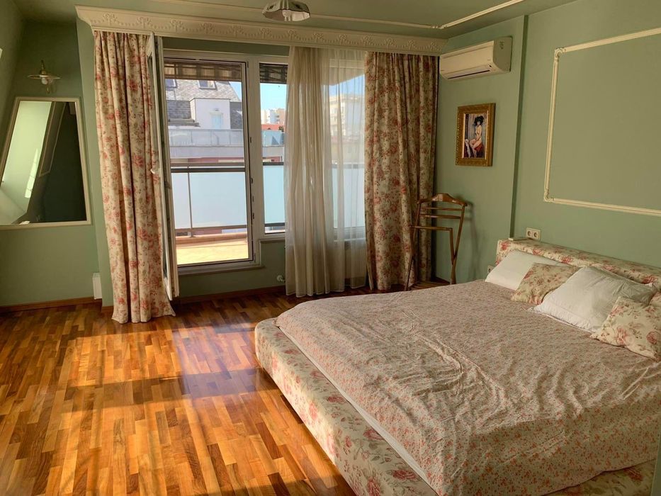 Дава се под наем Многостаен апартамент в София, Стрелбище - 250 кв.м за 2400 € - Снимка #18