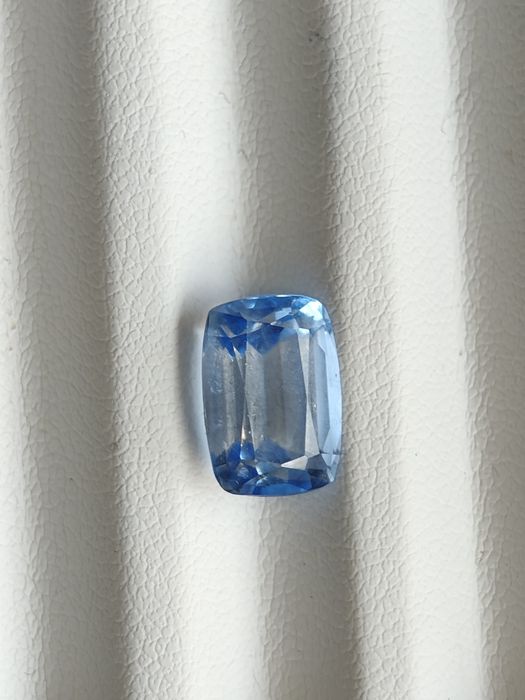 Аквамарин топ цвят