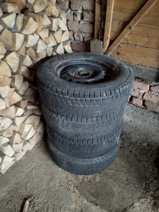 Jante tabla și cauciucuri
