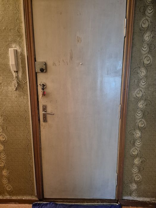 Отдам дверь даром