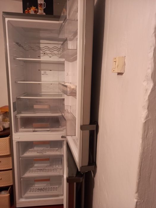 Холодильник большой