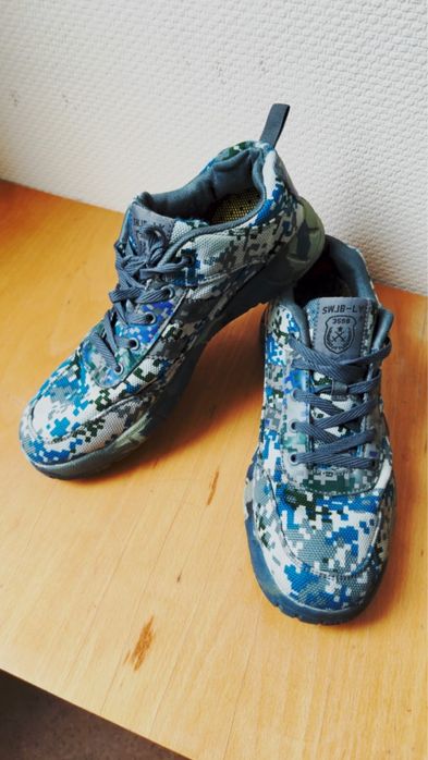 Продаются кроссовки тактические