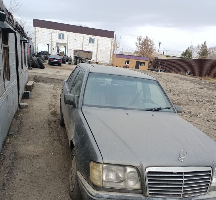 Продам запчасти на 124 мерседес