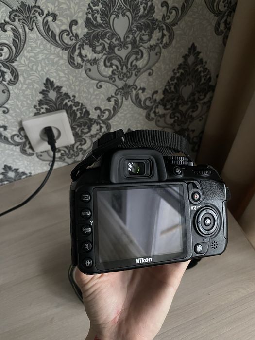 Продам фотоаппарат Nikon D3100