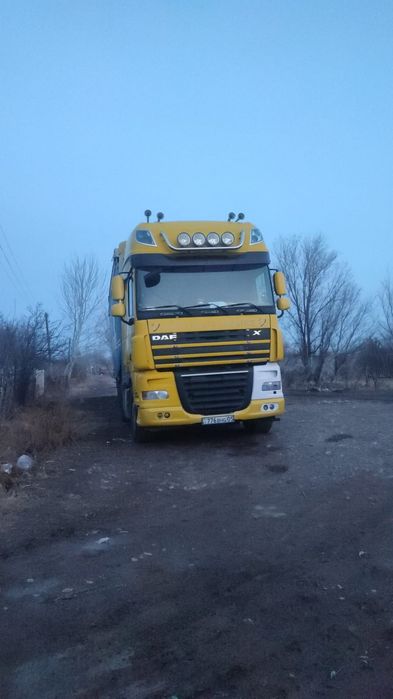 Фура -тягач Daf XF с прицепом