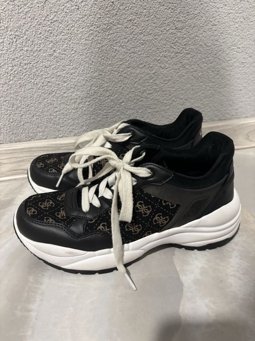 Оригинални обувки GUESS‼️‼️