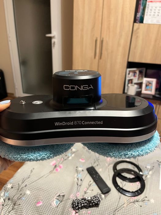 Интелигентен робот за почистване на стъкла и други повърхности