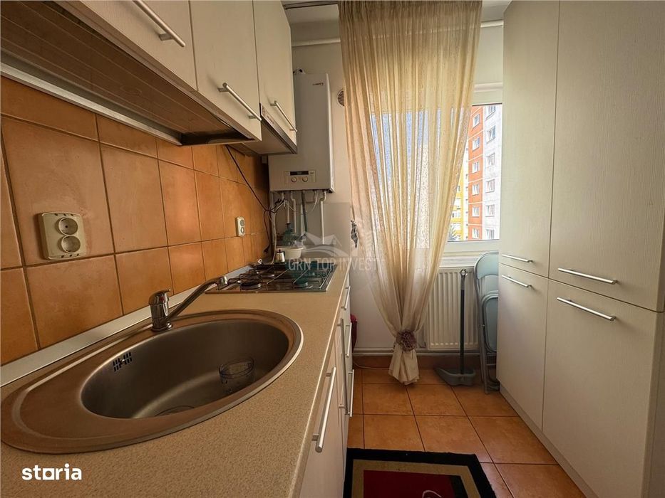 Apartament la mansarda cu 3 camere si balcon in Vasile Aaron