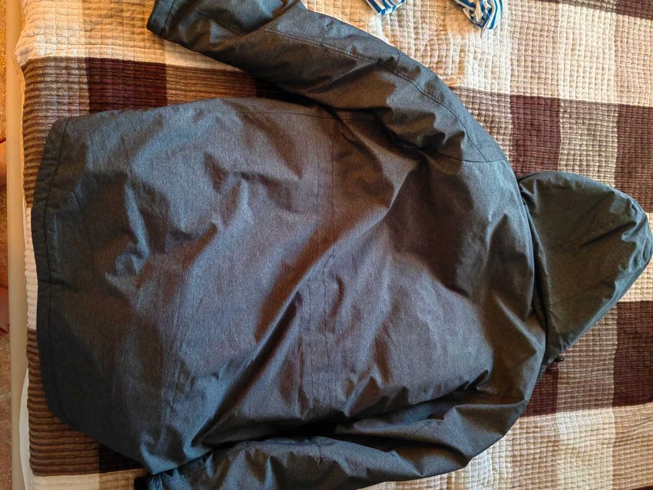 Зимняя куртка в отличном состоянии