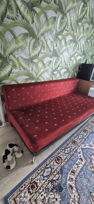 Продам.        диван
