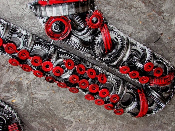 Chitara/ saxofon SCULPTURI industriale fier piese auto/moto ROSU/GRI