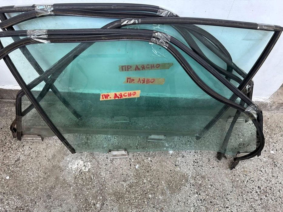 Части БМВ Е30 BMW E30  Кори Халогени Пружини Лайстни ГНП Барче Колонки