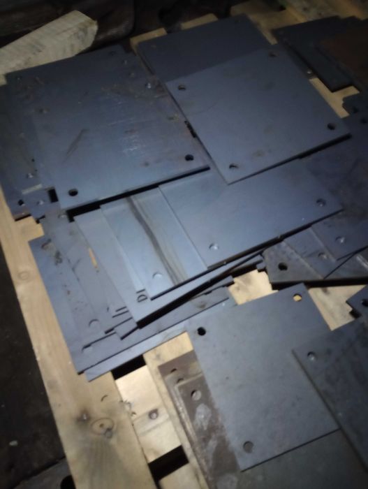 Метални планки с отвори